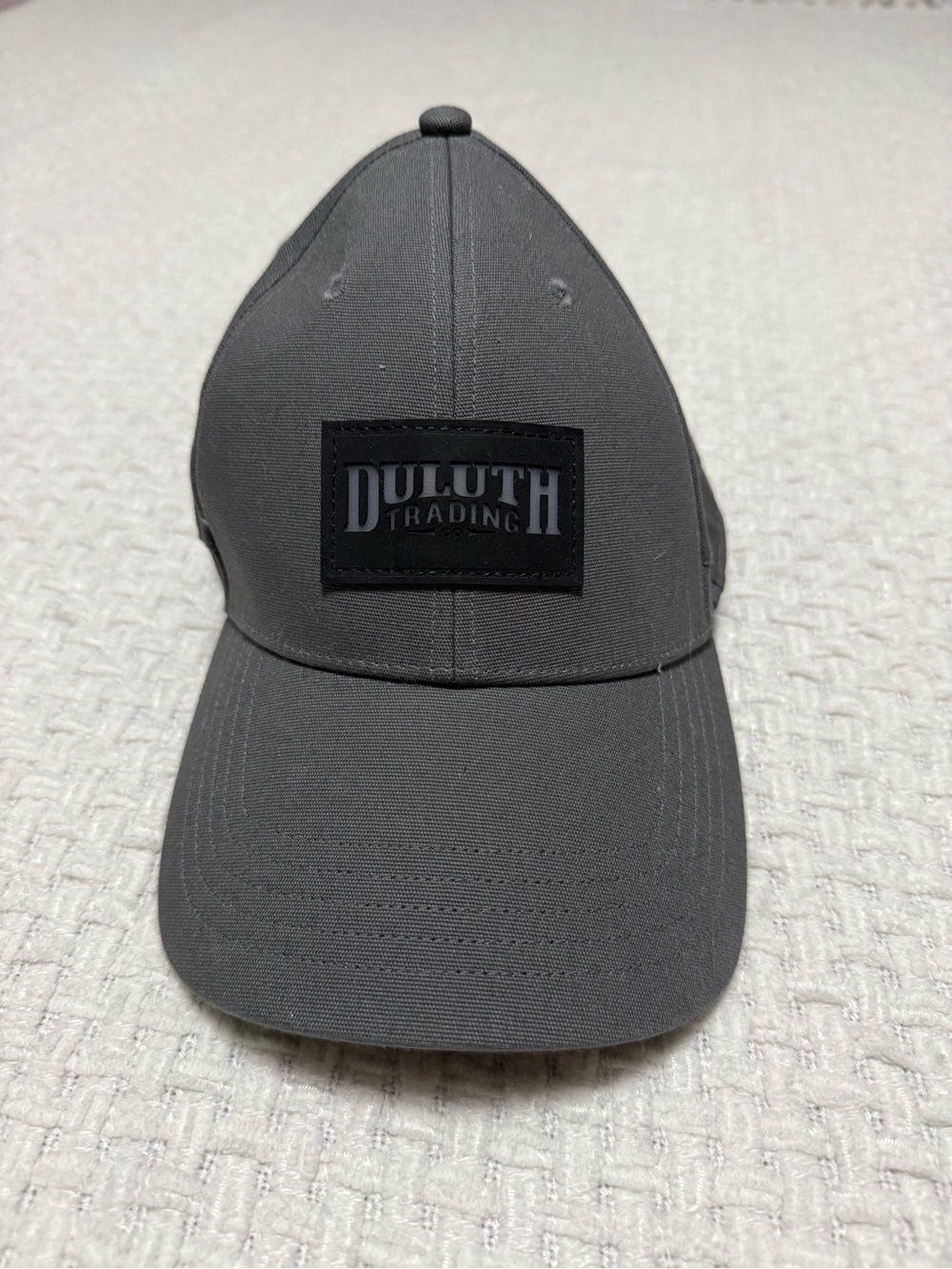 Duluth Trading Co. grey fitted men’s hat, medium.